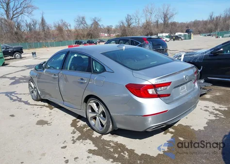 2018 Honda Accord Touring z USA, uszkodzony, nr VIN 1HGCV1F98JA213334